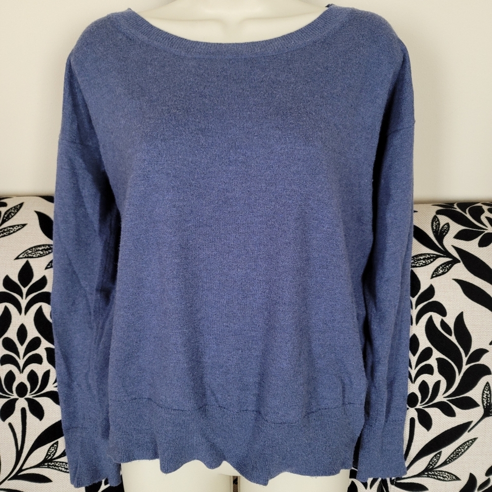 GAP sweater